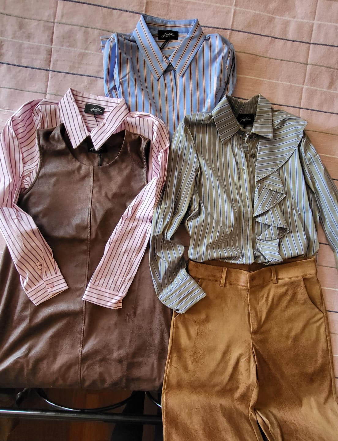 Customer photo review of PANTALONE BRUNO COGNAC