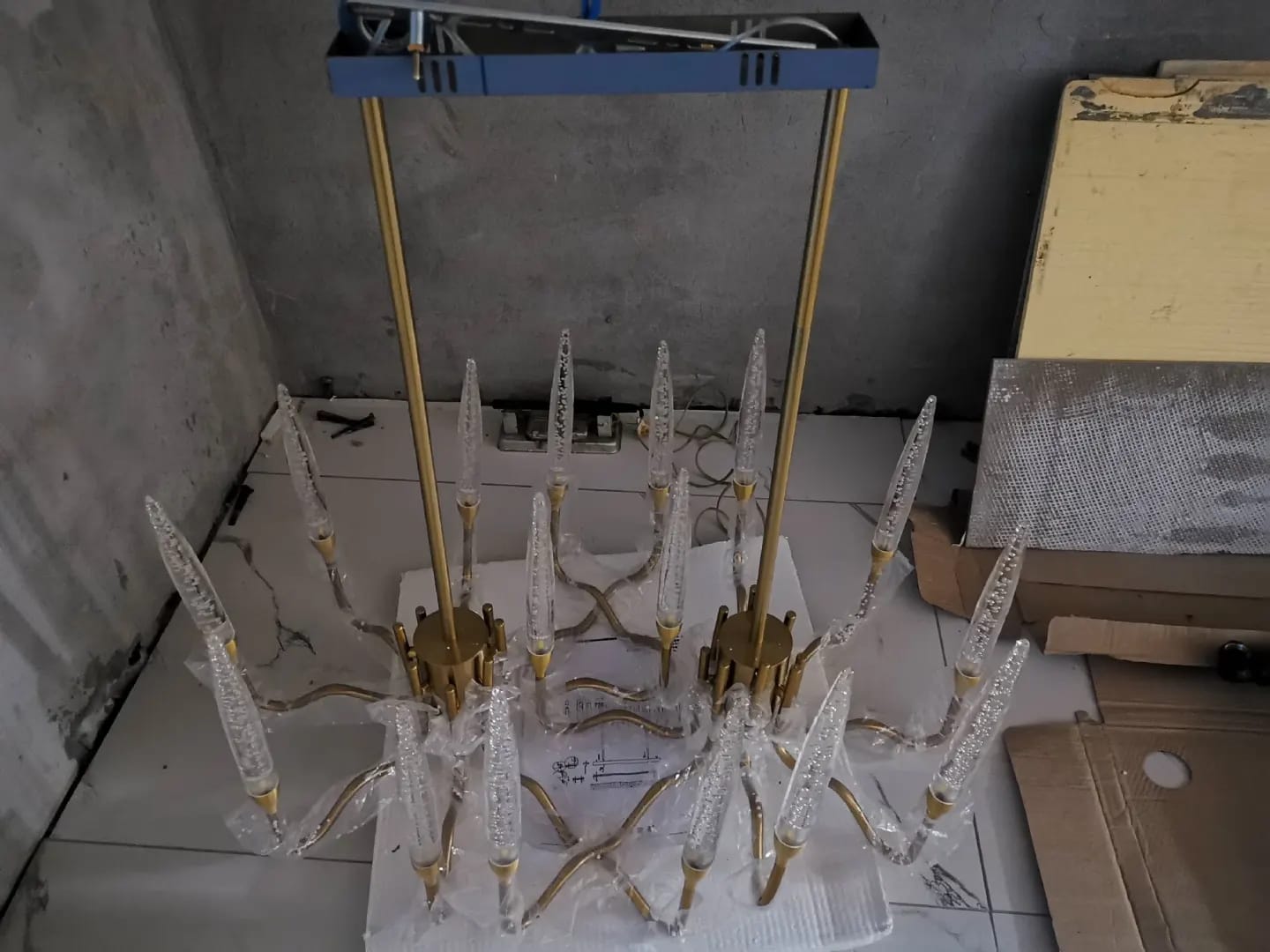 Customer photo review of Iron Chandelier, Wavy Frame, Crystal or Acrylic Shades, 60–150 cm