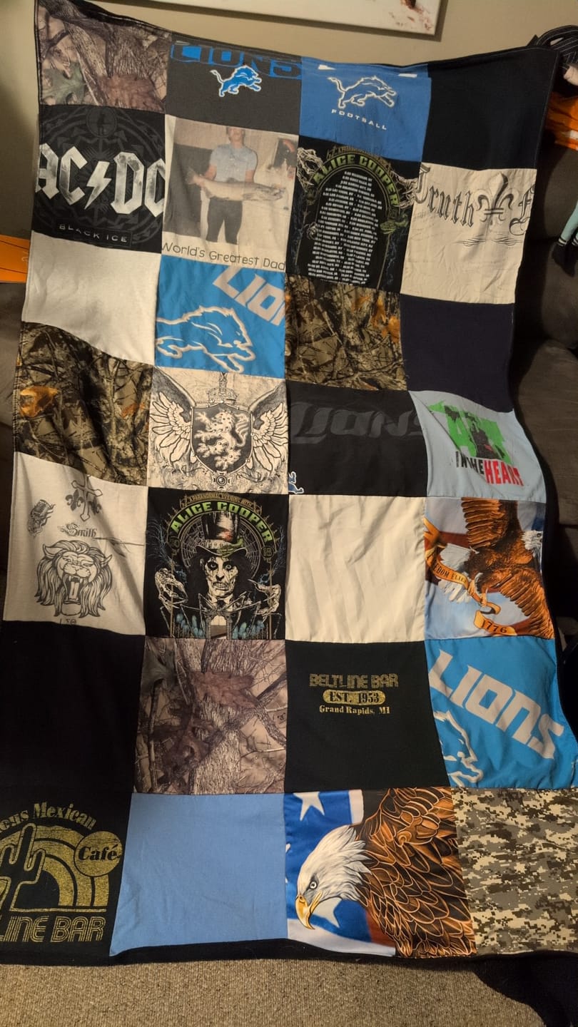 Customer photo review of Project Repat T-Shirt Quilt