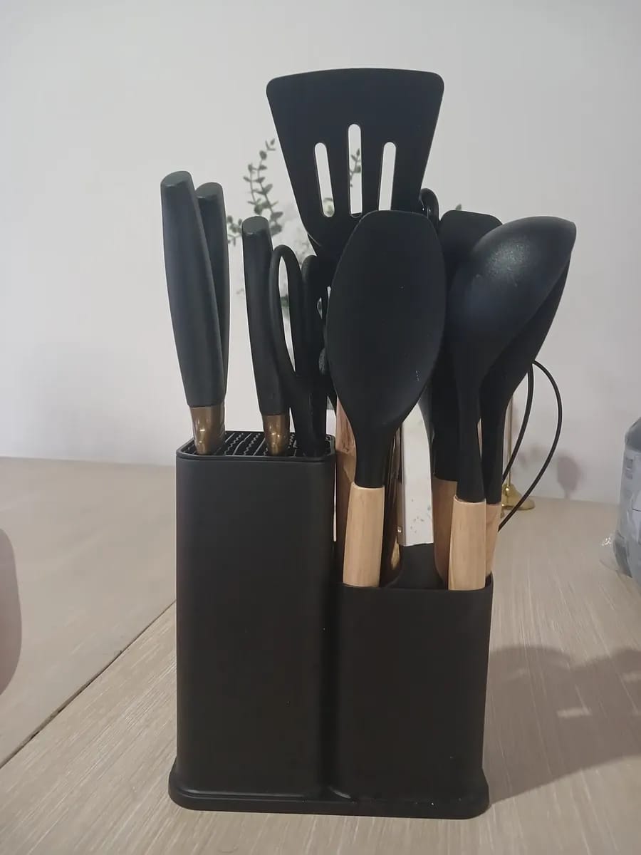 Customer photo review of 👩🏼‍🍳SetMaster™ - Juego de Utensilios de Cocina – 19 Piezas🥰