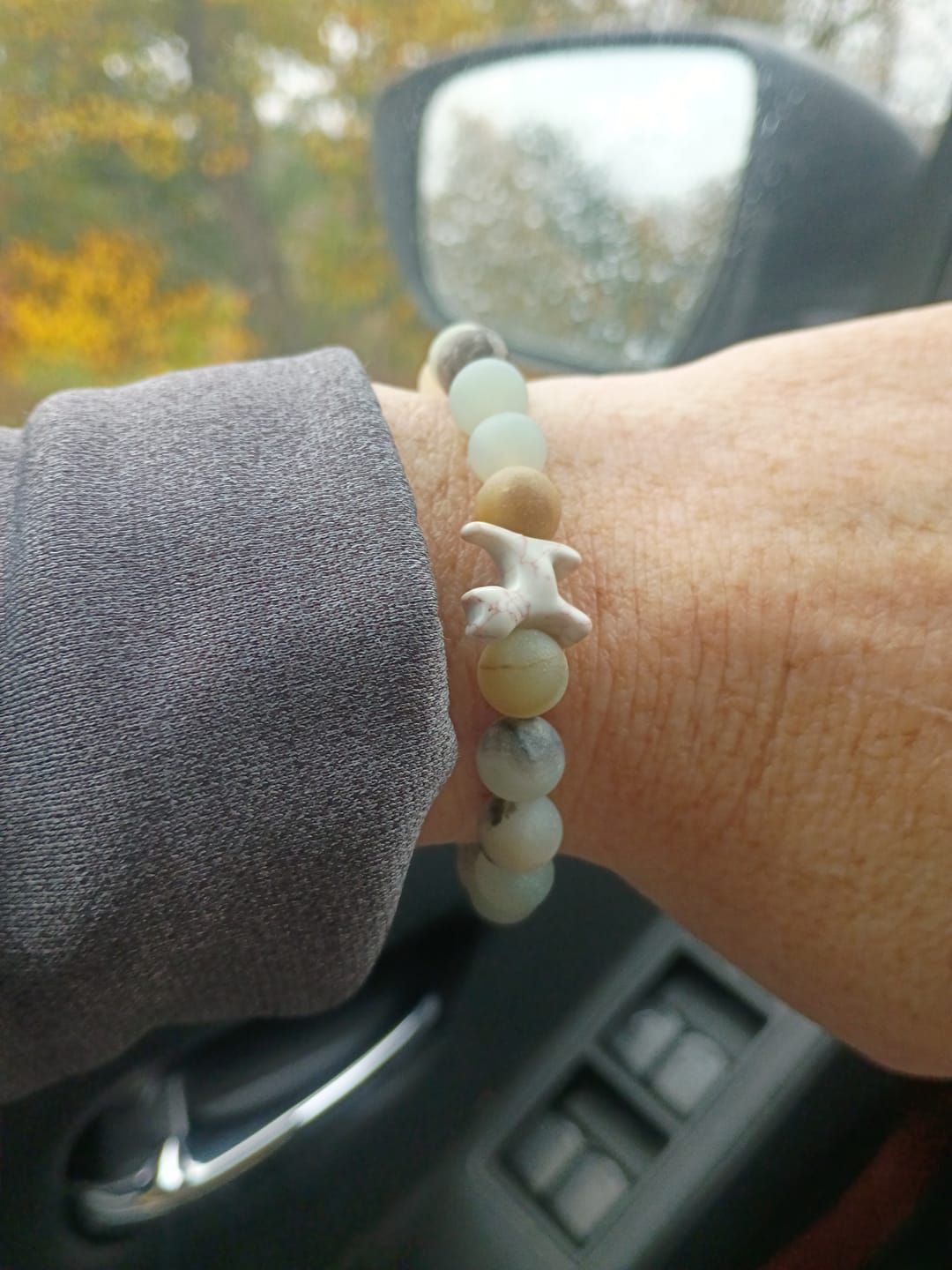 Customer photo review of STRA Cat Beach Natural Beaded Bracelet