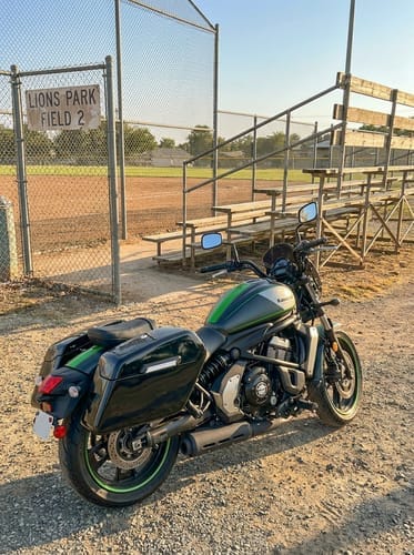 Customer photo review of 42L - Baldur Extra Large Kawasaki Vulcan S VN650 Painted Motorcycle Hard Saddlebags