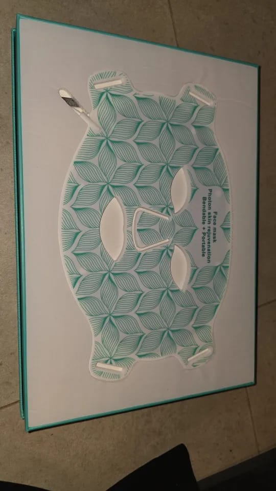 Customer photo review of AQUALYA LumiMask™ LED – Spa-Worthy Skin in 15 Minutes + Firming Cream