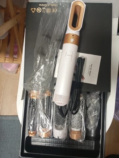 Customer photo review of AQUALYA HairPro™ 5-in-1 – One Gift, Five Styling Tools + Heat Protector