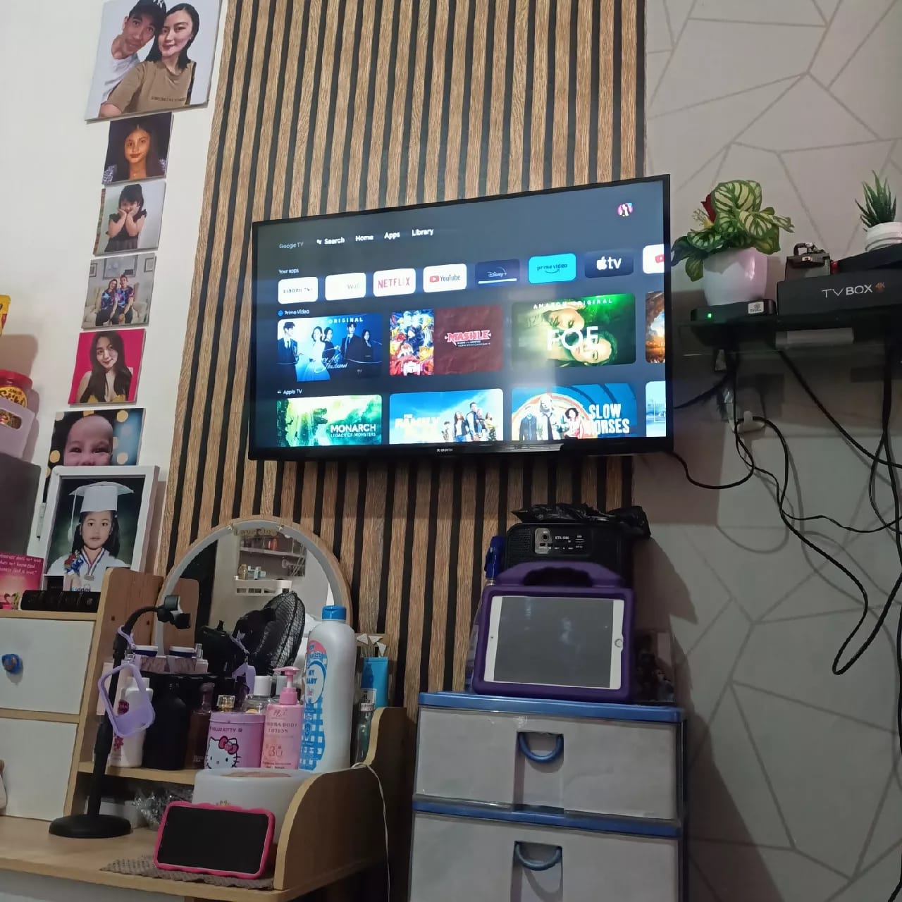 Customer photo review of Google Chromecast with Google TV - Streaming Entertainment with Voice Search - Watch Movies, Shows, and Live TV in 4K HDR Streaming Media Player - Includes Pouch and Cleaning Cloth