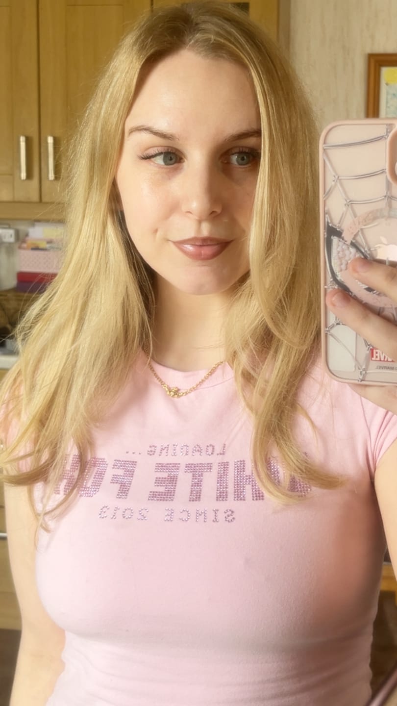 Customer photo review of Claddagh Necklace | Réalta