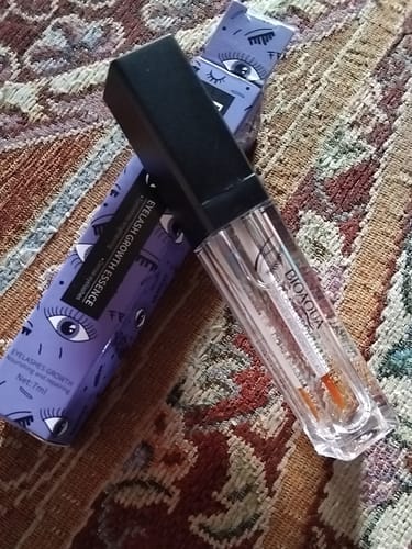 Customer photo review of Lash Lengthening Serum | Fast Eyelash Growth Serum