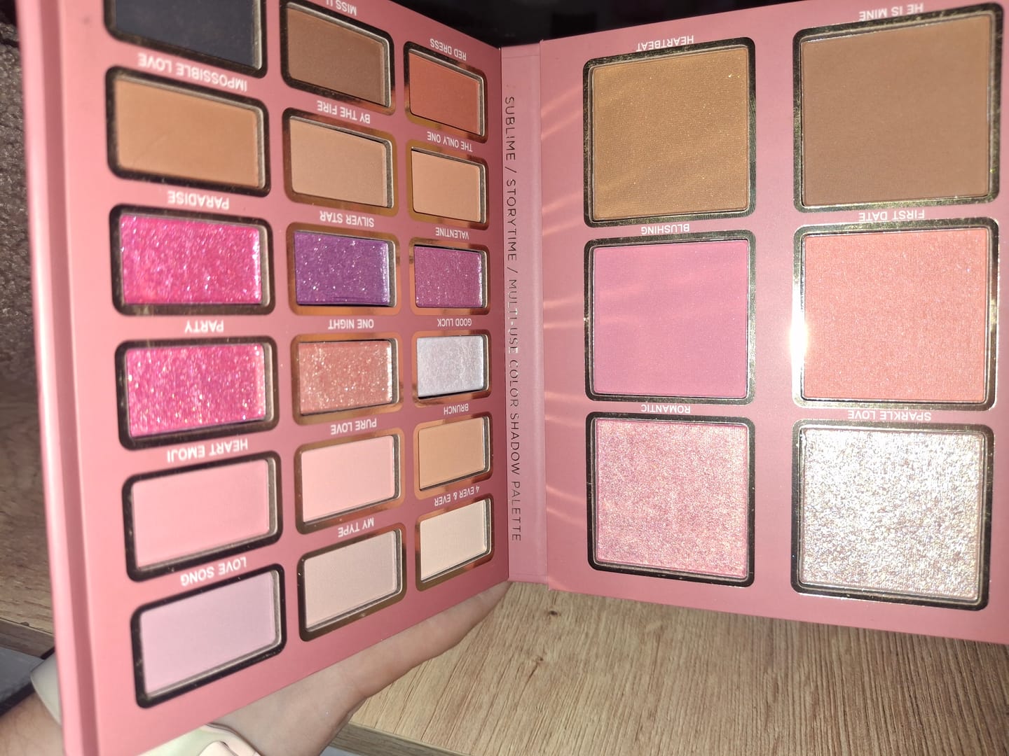 Customer photo review of PALETA DE SOMBRAS STORYTIME SUBLIME