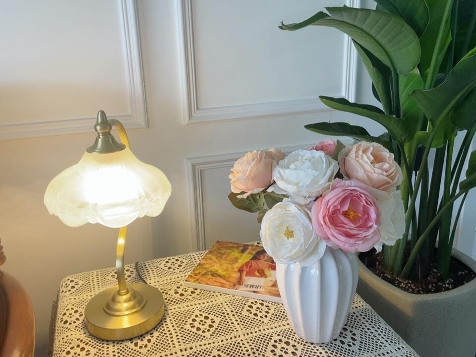 Customer photo review of Glass Table Lamp, Gold Brass Arm, Scalloped Frosted Shade, 42 cm