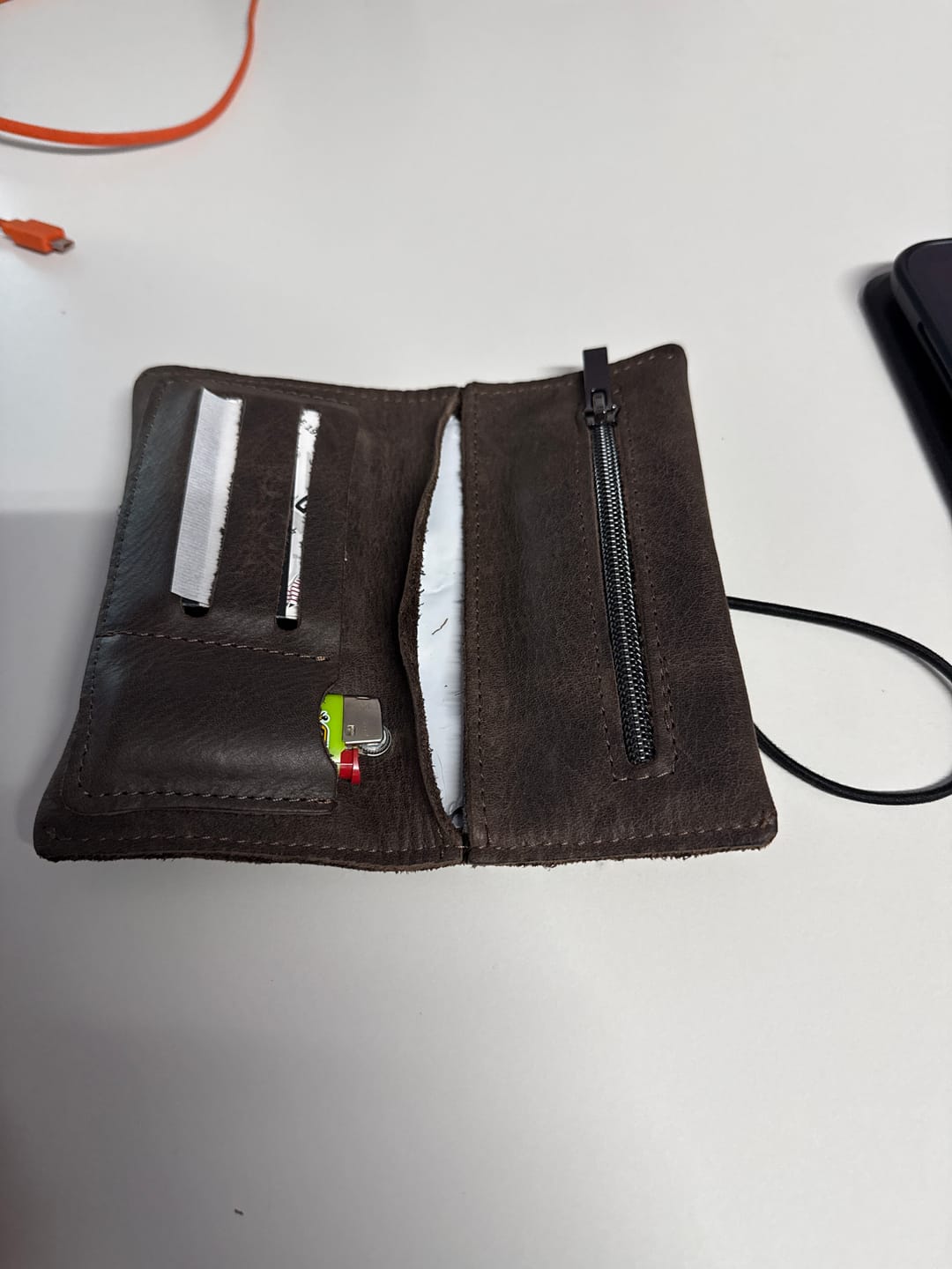 Customer photo review of Leder-Tabaktasche Sintra