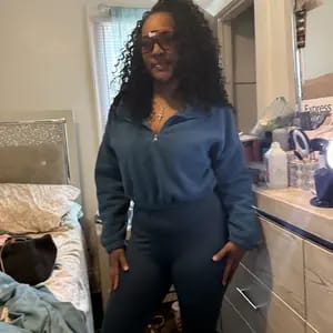 Customer photo review of Women's Fleece-Lined Tracksuit Set, Cozy 3-Piece Outfits For Gym,Athleisure Wear Set