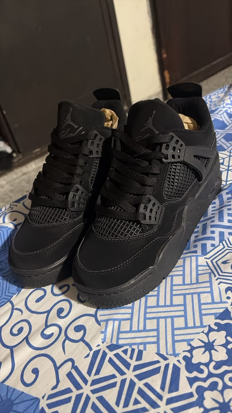 Customer photo review of AIR JORDAN RETRO 3 - BLACK CAT
