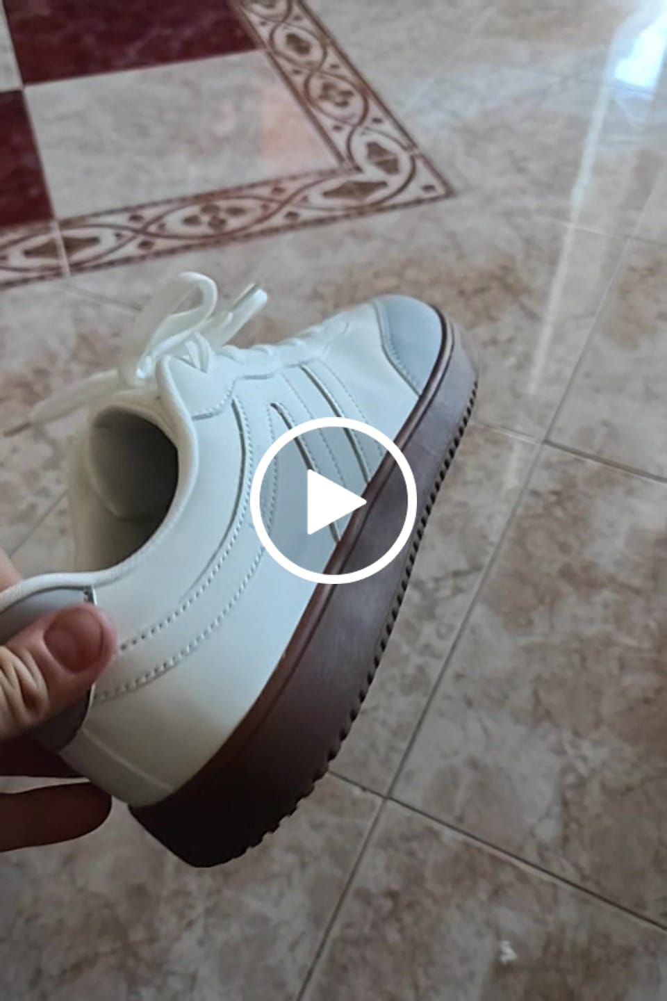 Customer video review of Laurel - Zapatos De Punta Ancha