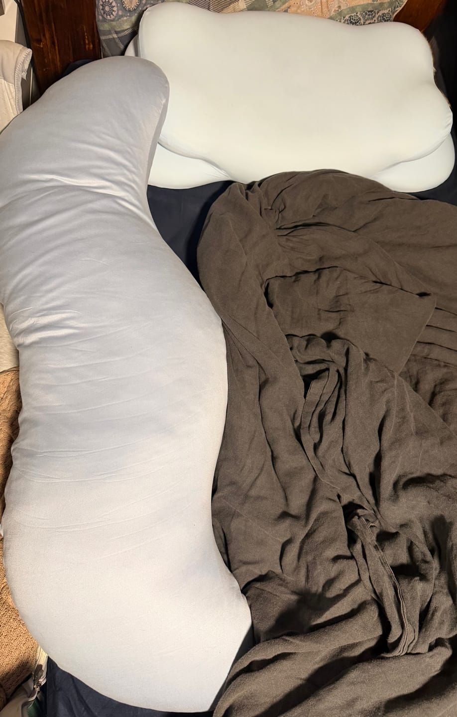 Customer photo review of Snuggi Body Align Pillow