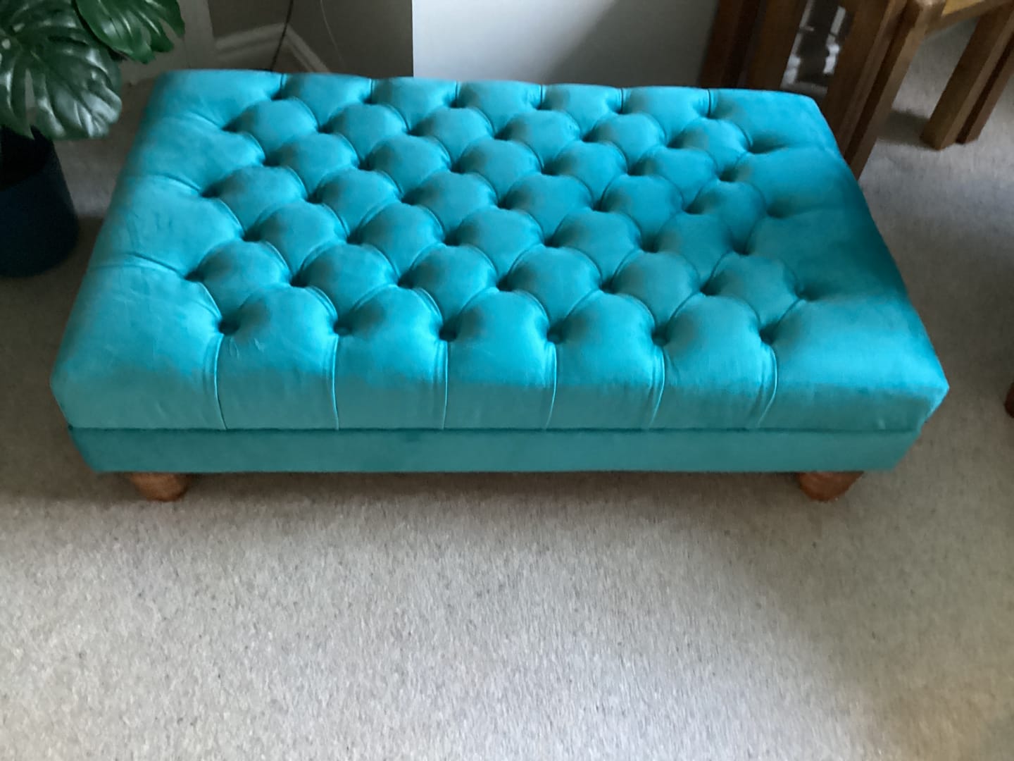 Customer photo review of Luxury Chesterfield Footstool Coffee Table – Naples Premium Upholstered Ottoman for Living Room