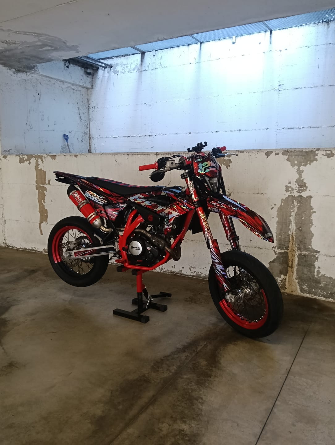 Customer photo review of NEW! LIGHTNING - GRAPHICS KIT