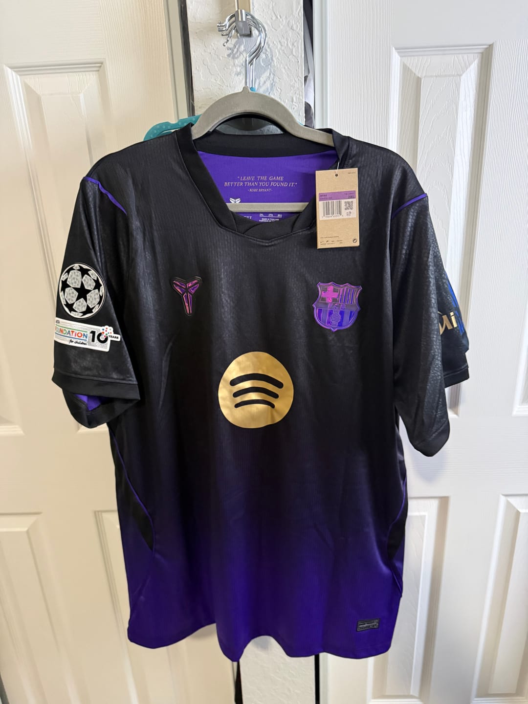 Customer photo review of Lamine Yamal #10 Barcelona 2027 Champions League Patch New Season Away Jersey Trikot Maillot Soccer Shirt