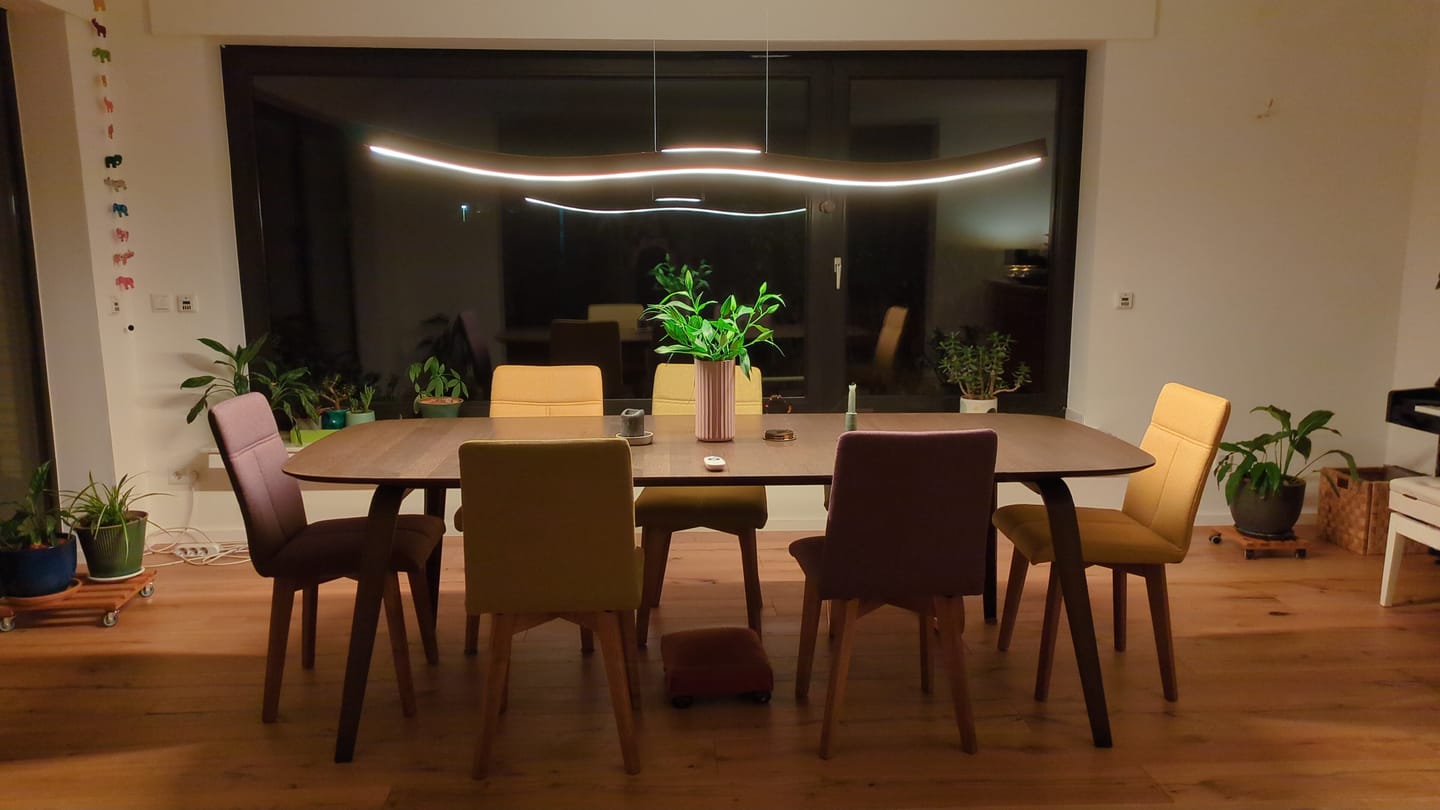 Customer photo review of Designer Stehlampe aus Massivholz, LED-Stehlampe leicht geschwungen - Stella