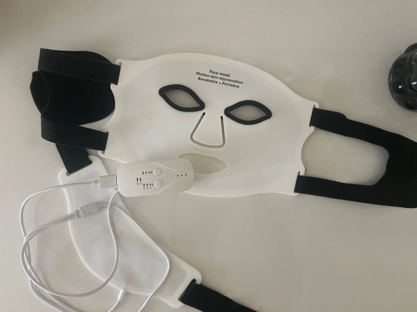 Customer photo review of AQUALYA LumiMask™ LED – Spa-Worthy Skin in 15 Minutes + Firming Cream