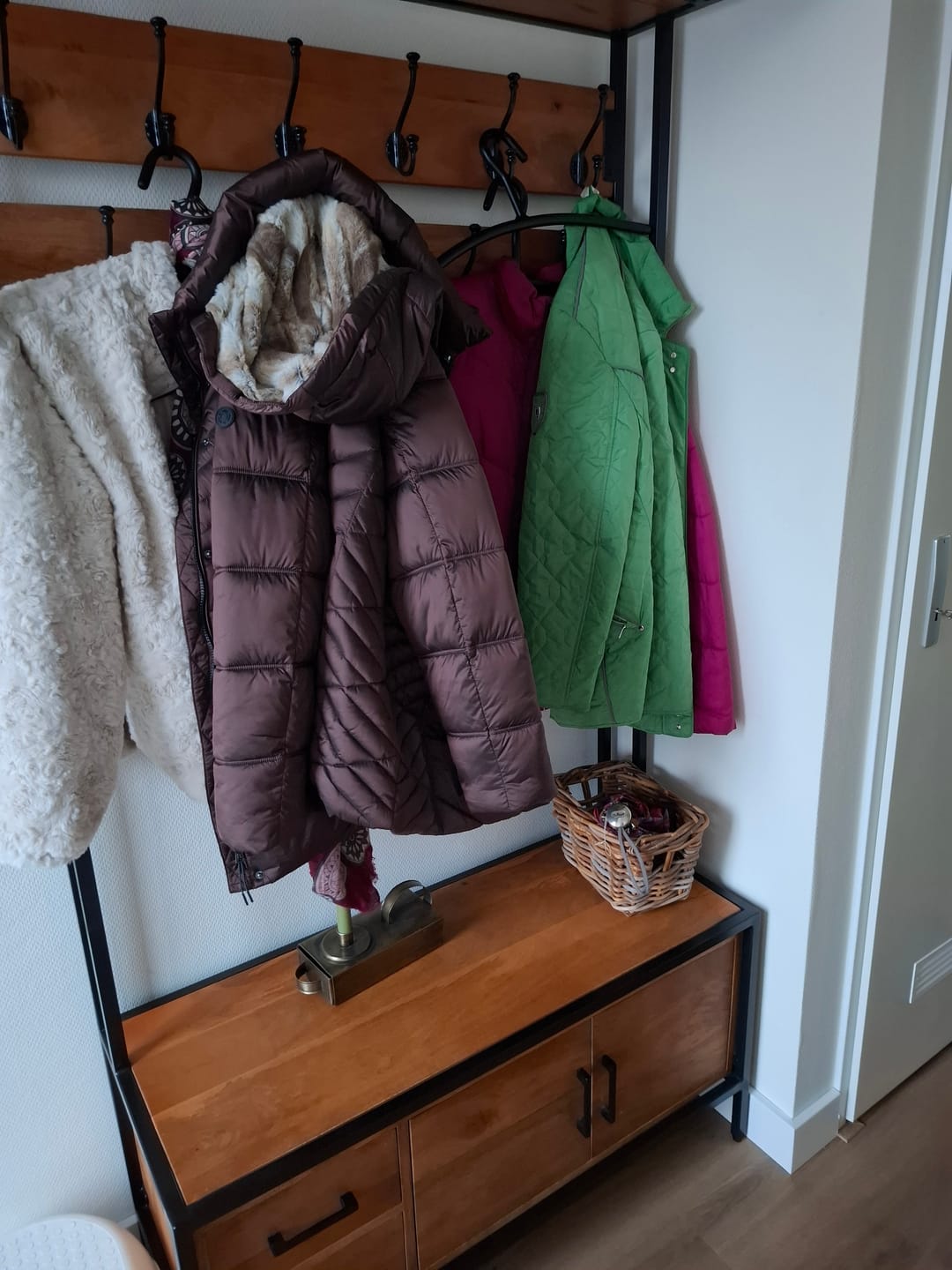 Customer photo review of Garderoberek XL Industrieel Design | Mangohout en Staal | 100x40x190cm