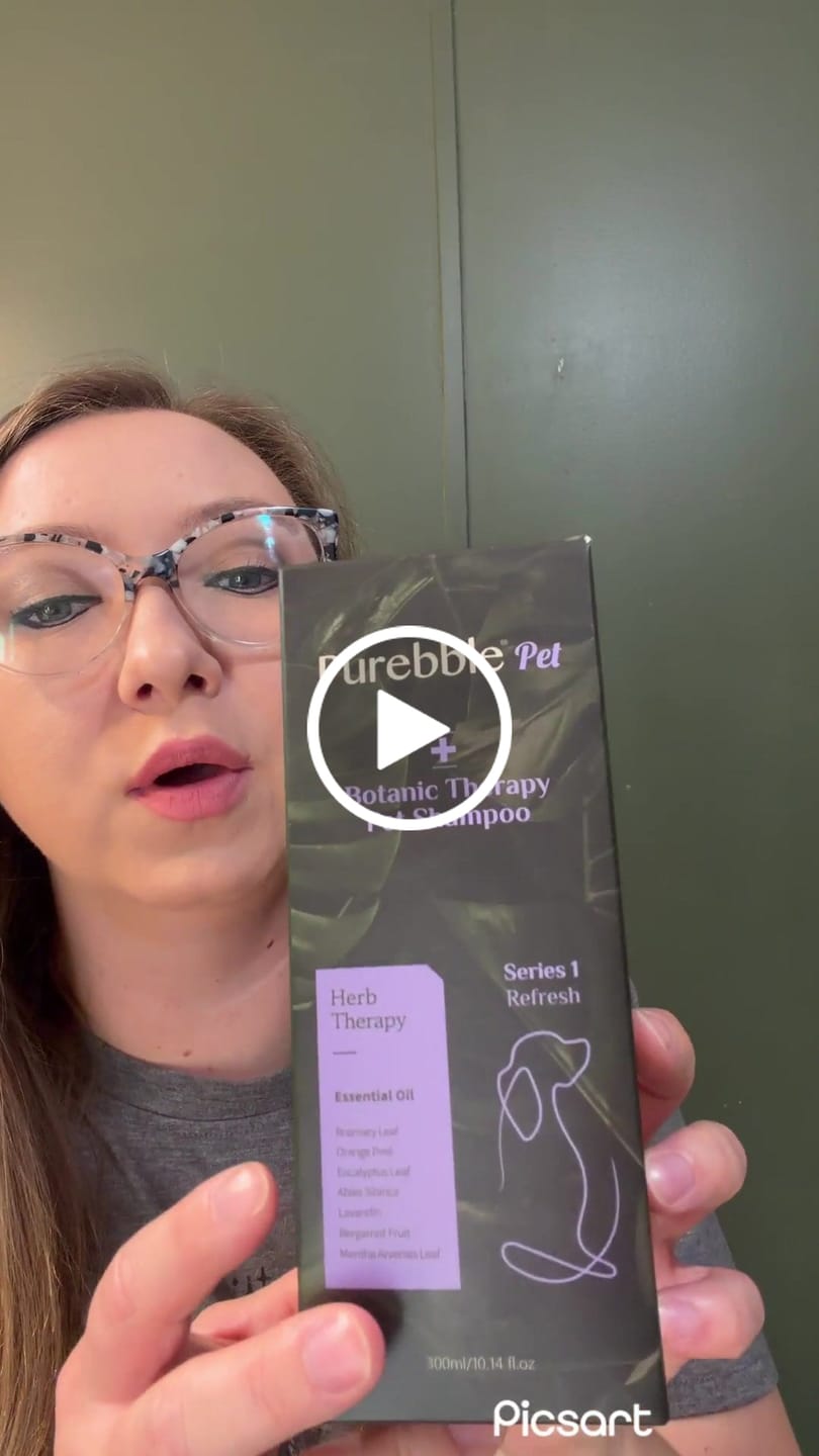Customer video review of Refresh Pet Botanic Therapy Shampoo