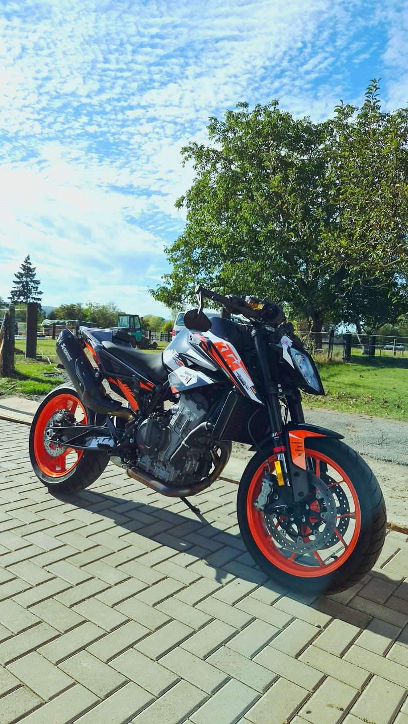 Customer photo review of KTM 790/890 Duke GRAPHICS - "Nebula" (Orange/White)