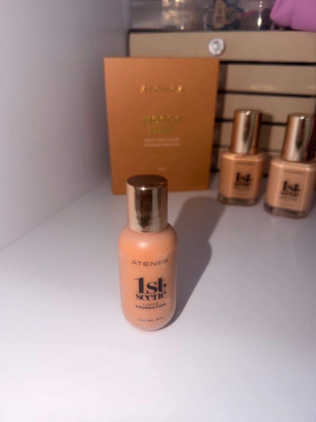 Customer photo review of BASE DE MAQUILLAJE LÍQUIDA 1ST SCENE