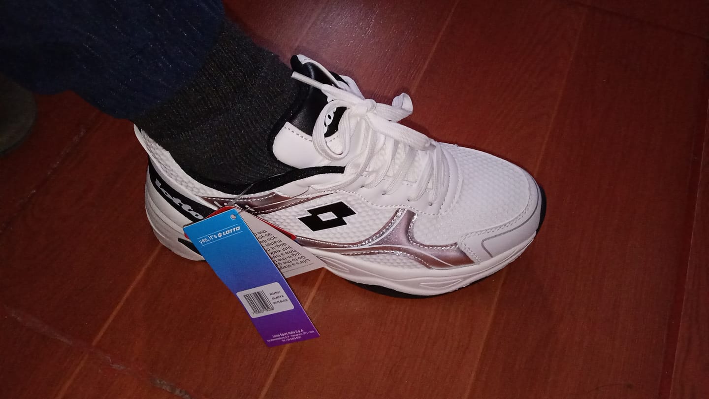 Customer photo review of Tenis Galanty W Women
