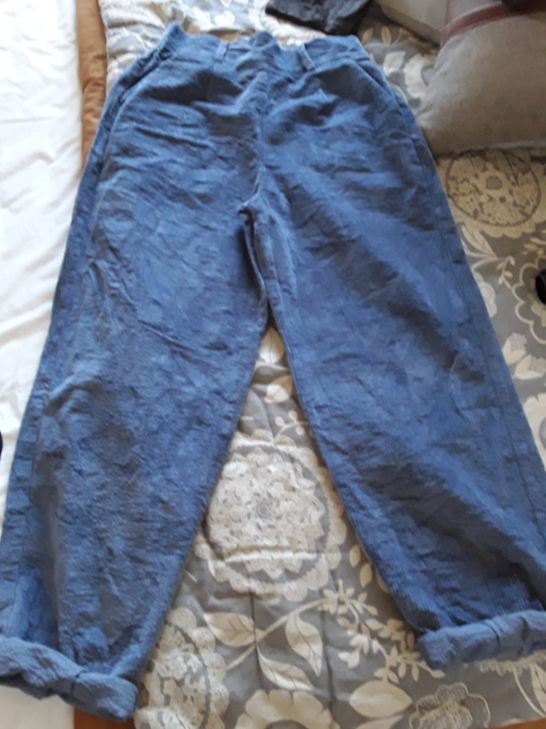 Customer photo review of Pantalon Brieuc velours côtelé bleu nuage