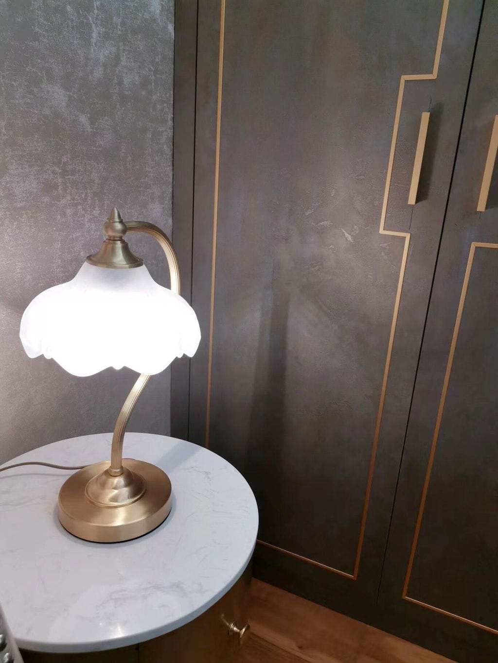Customer photo review of Glass Table Lamp, Gold Brass Arm, Scalloped Frosted Shade, 42 cm