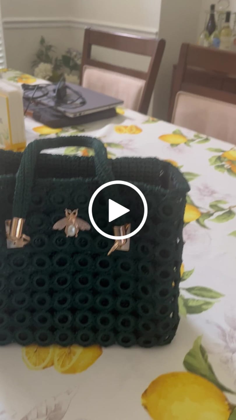 Customer video review of Garden Bee Crochet Bag Kit