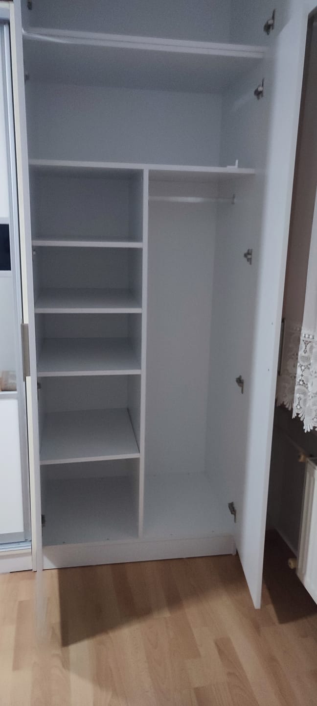 Customer photo review of Rani BA170 Gardırop 2 Kapaklı 5 Raflı Askılı Elbise Dolabı Beyaz