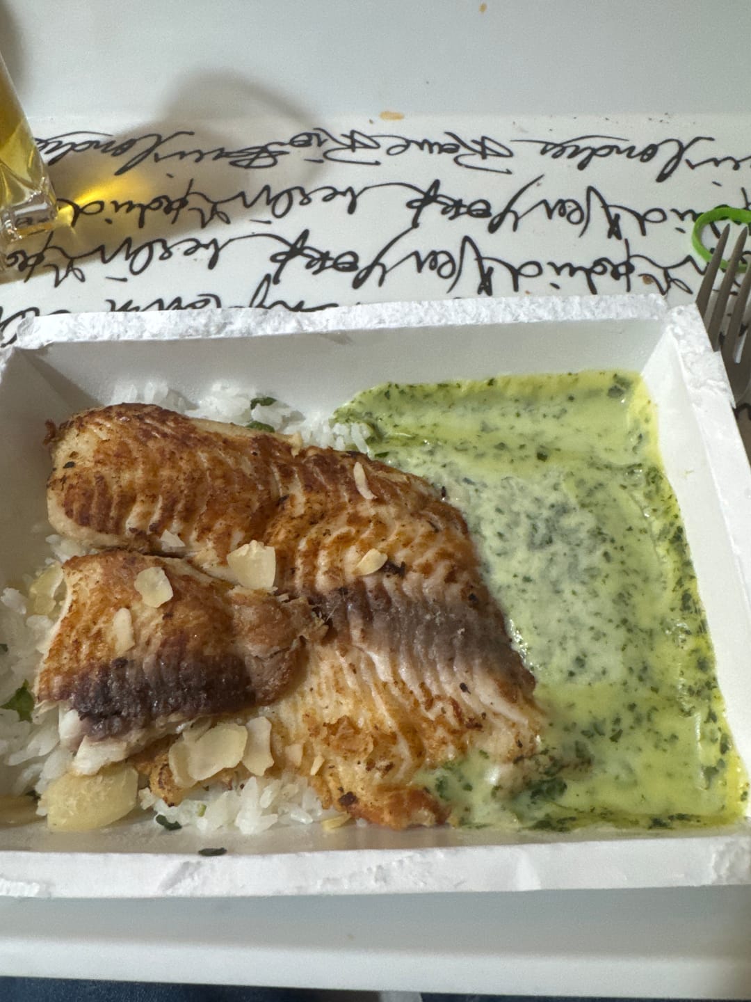 Customer photo review of Tilápia com Ervas e Amêndoas, Creme de Espinafre e Arroz Jasmine com Cebolinha