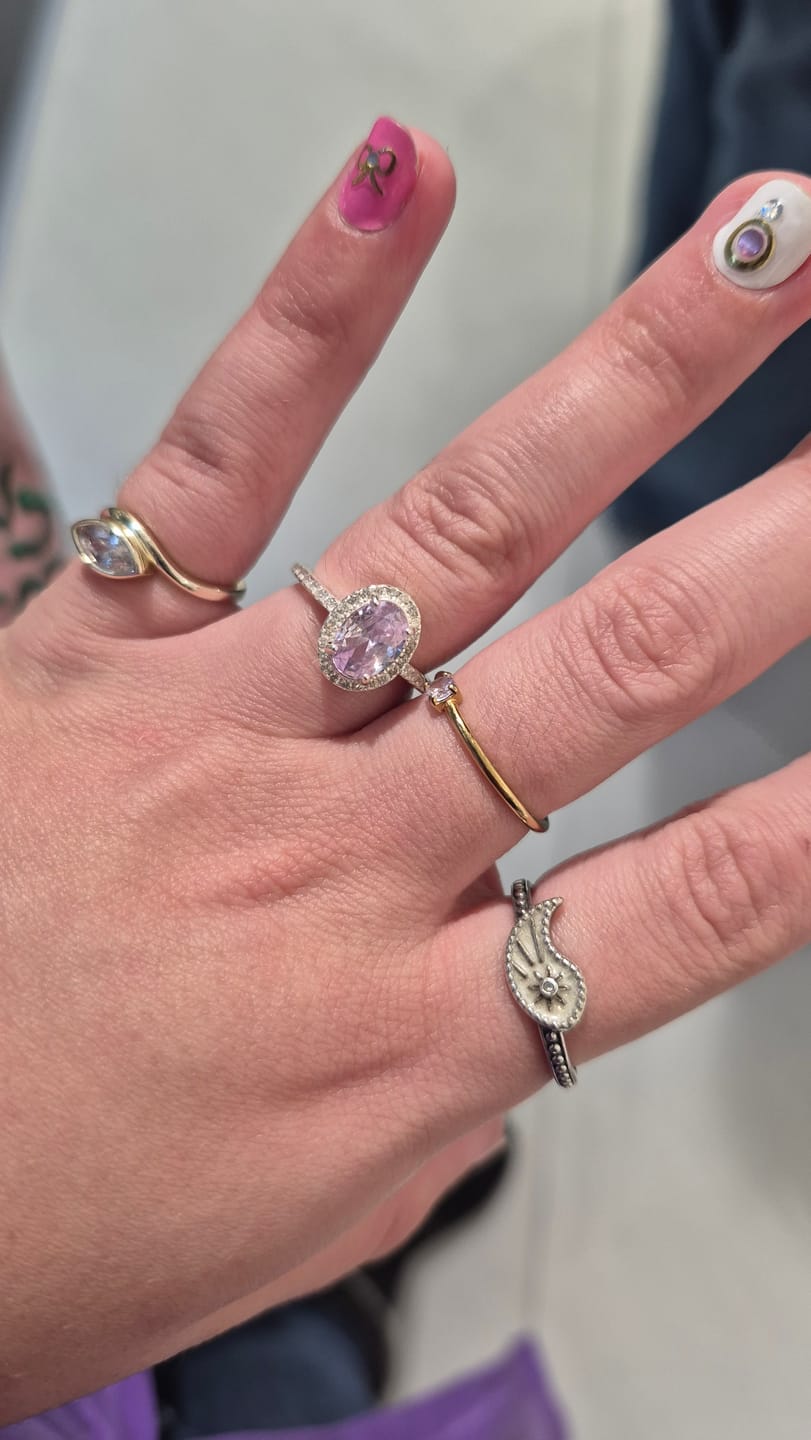 Customer photo review of Anillo Zirconia Ovalada