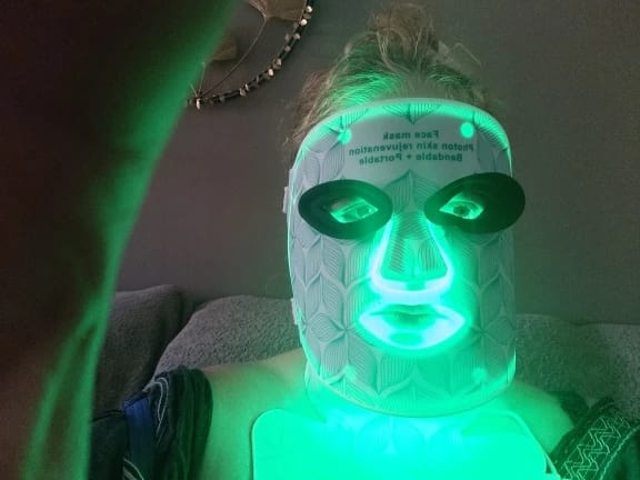 Customer photo review of AQUALYA LumiMask™ LED – Spa-Worthy Skin in 15 Minutes + Firming Cream