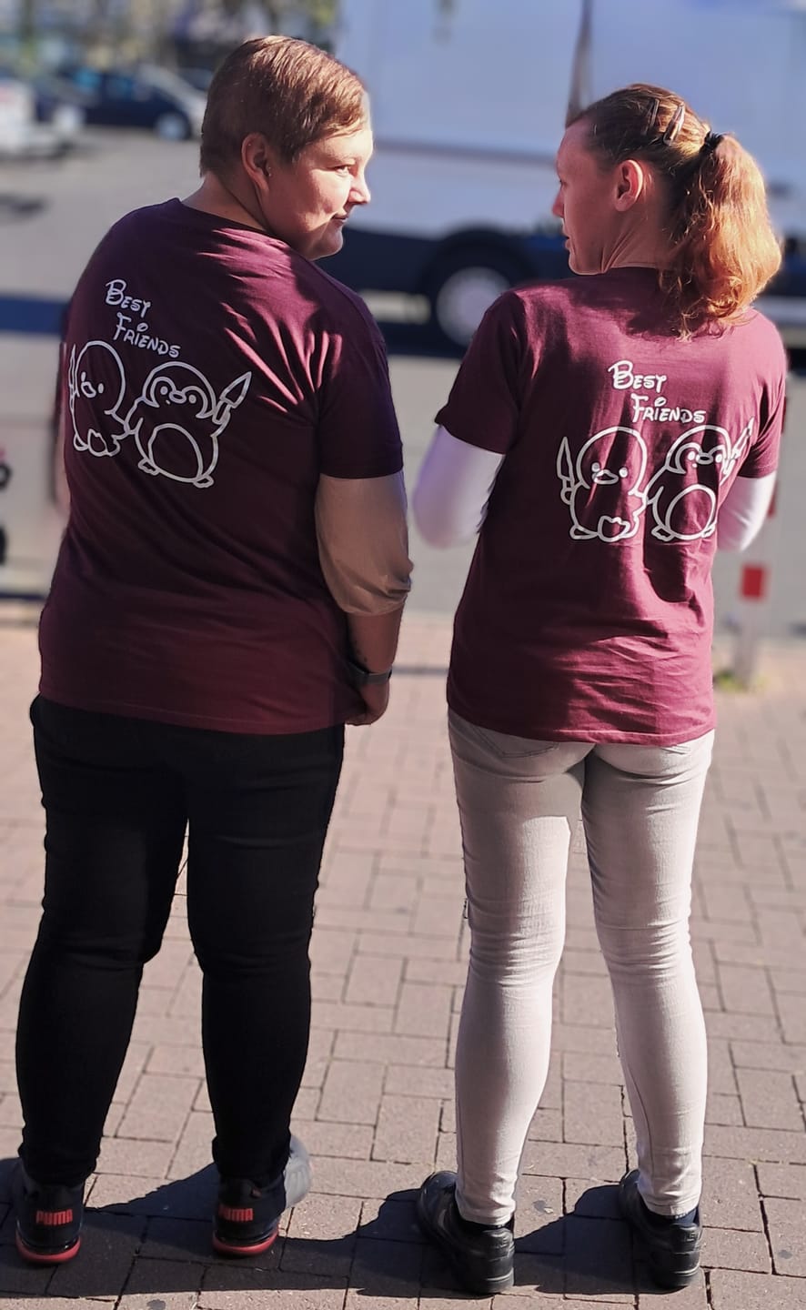 Customer photo review of Best Friends Ente & Pinguin Rückendruck | Shirt Unisex