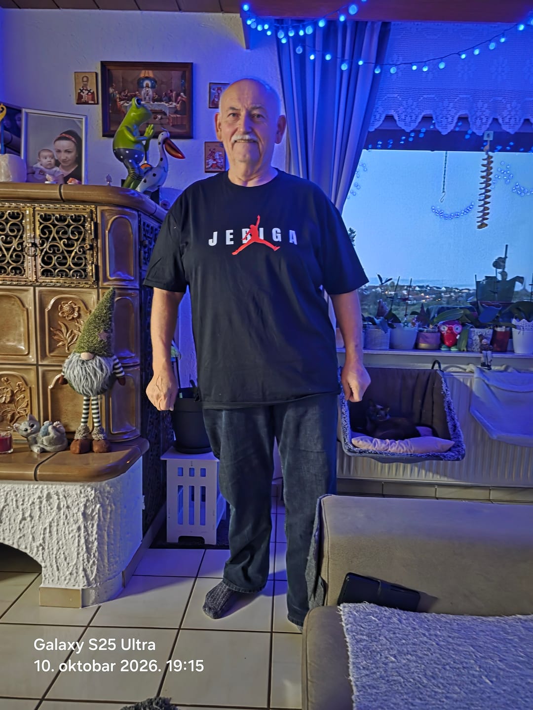 Customer photo review of Jebiga, Premium T-Shirt