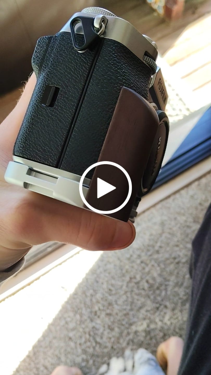 Customer video review of Fujifilm XT5 Grip Wood (X-T5)