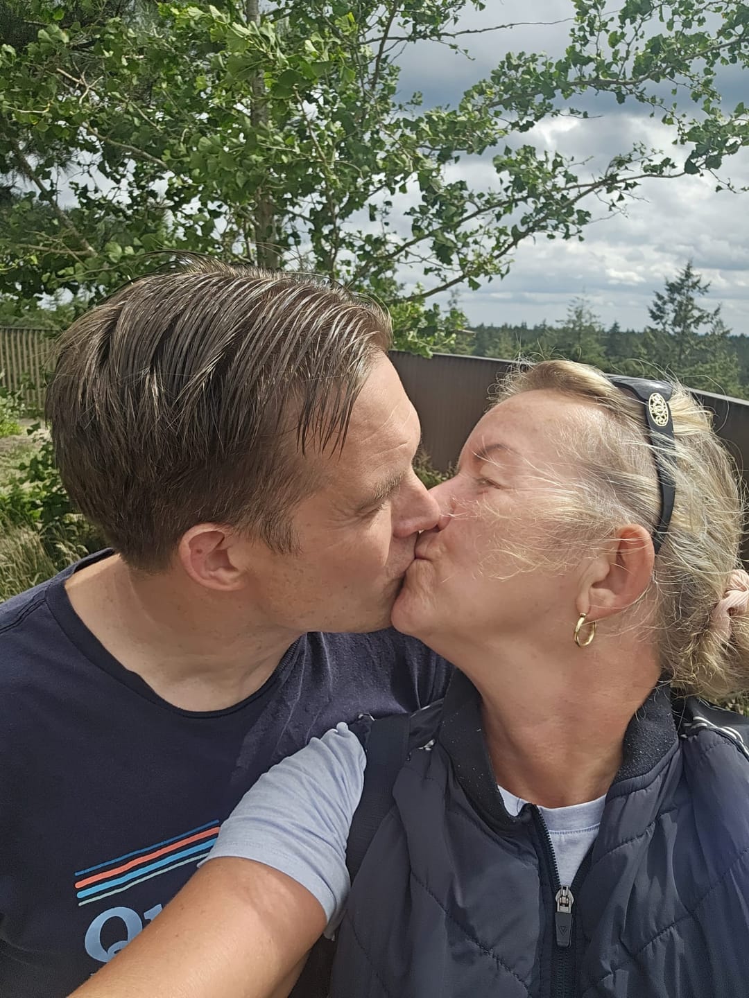 Customer photo review of Vrolijke Karikatuur Hart Tegel – Jouw Foto als Expressieve Karikatuur