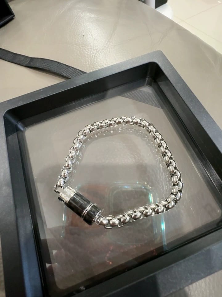 Customer photo review of Carbon Core Bracelet