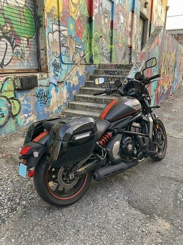 Customer photo review of 40L - Lamellar Raven Extra Large Kawasaki Vulcan S VN650 Painted Motorcycle Hard Saddlebags