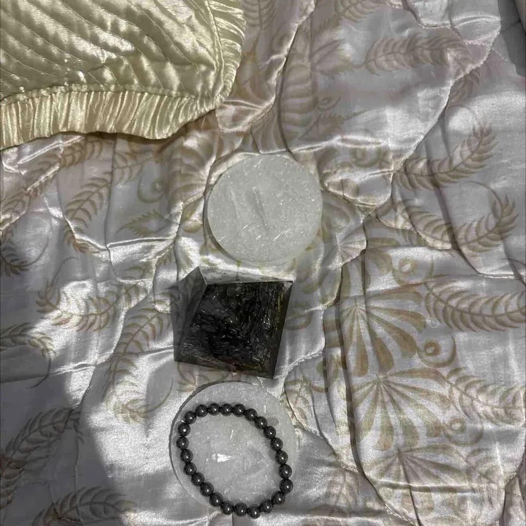 Customer photo review of Raw Pyrite Bracelet – For Confidence, Drive & Prosperity Intent