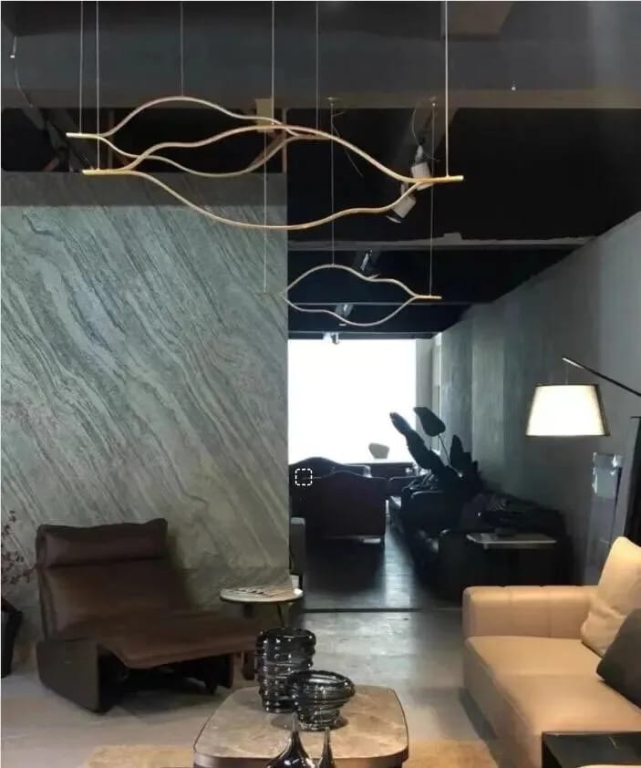 Customer photo review of Linear Chandelier, Wavy LED Loop in Acrylic and Aluminium, 80–140 cm
