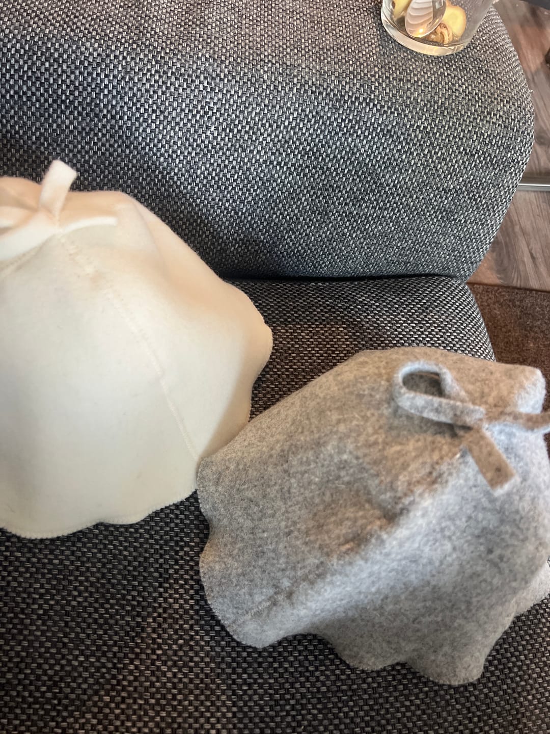 Customer photo review of Sauna Muts Met Ophangoog Wol/Polyester - Grijs