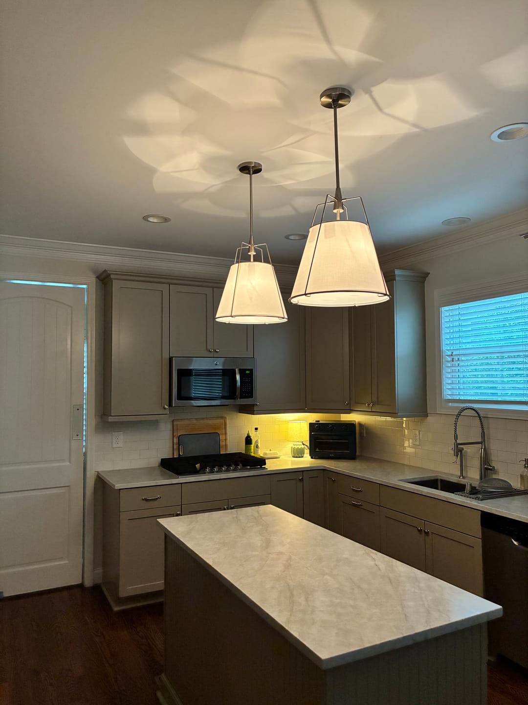 Customer photo review of (OpenBox) Modern Fabric Conical Drum Cage Pendant Light