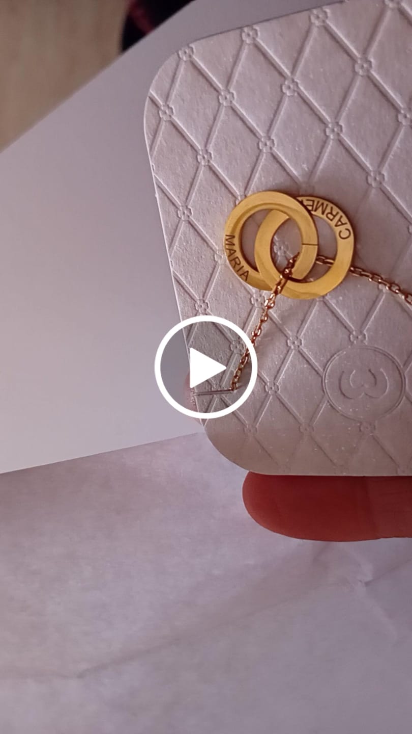 Customer video review of Collar Amity - Personalizado