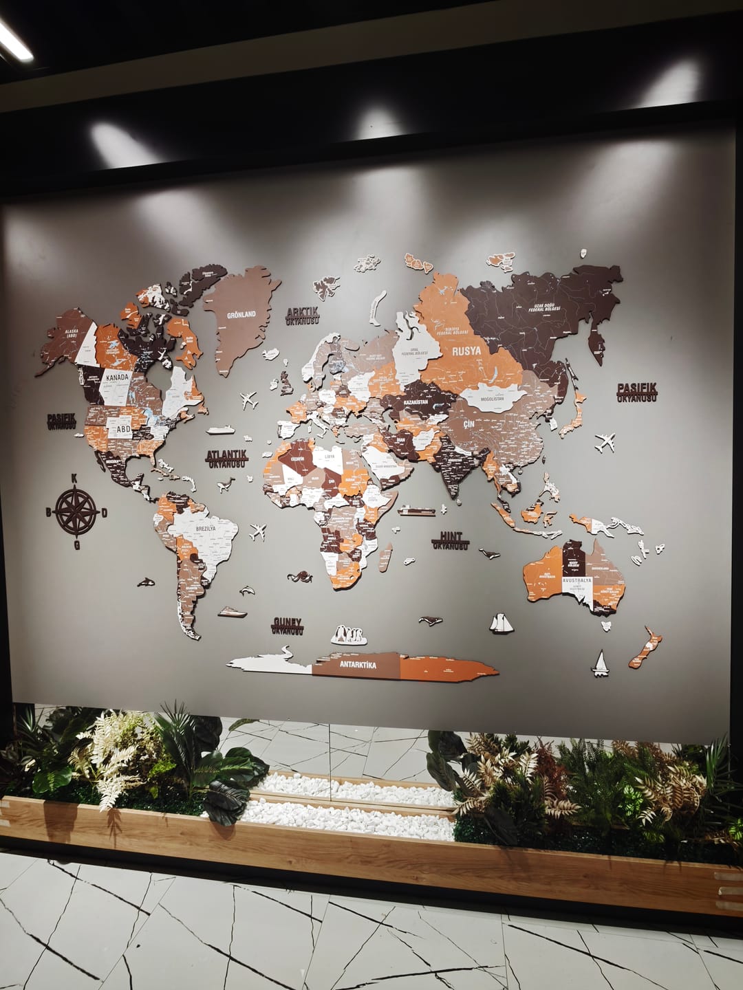 Customer photo review of 3D Ahşap Dünya Haritası Renkli UV Baskı (Soil)