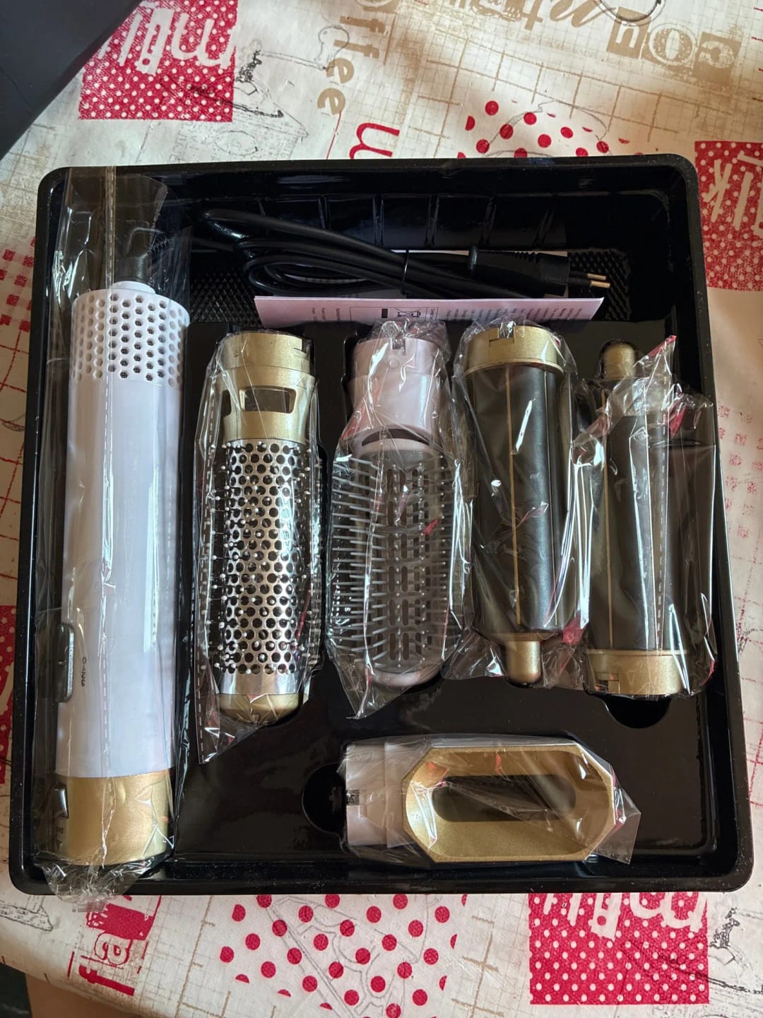 Customer photo review of AQUALYA HairPro™ 5-in-1 – One Gift, Five Styling Tools + Heat Protector