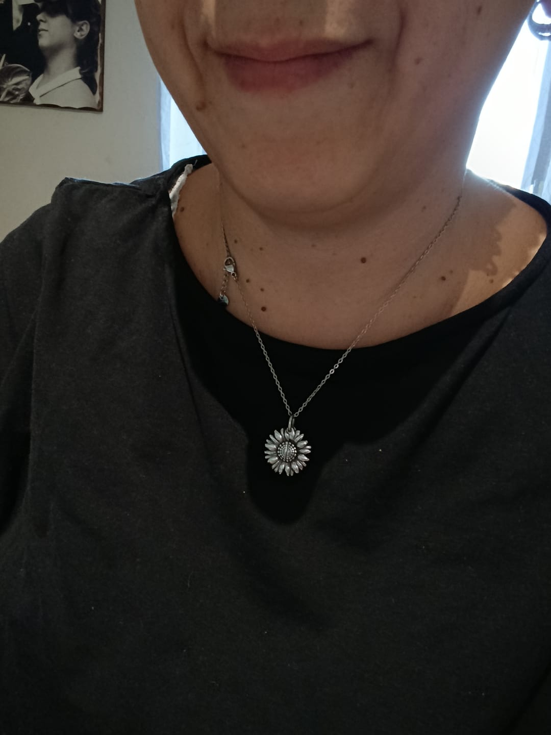 Customer photo review of Collana Girasole Scrigno con Foto Personalizzata