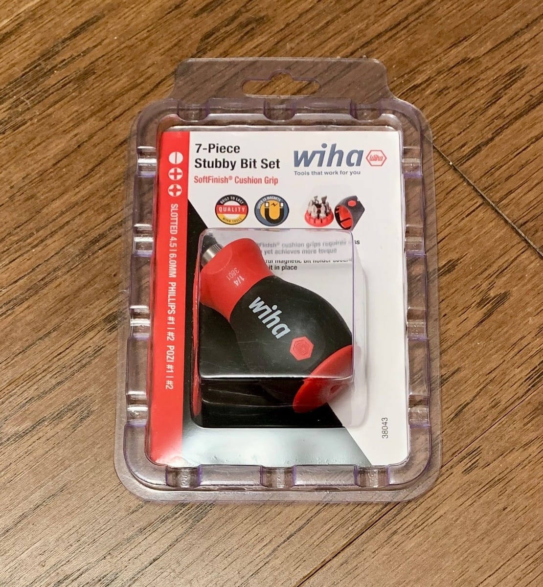 Customer photo review of Wiha Tools 38043 36-in-1 Stubby Bit Holder Slotted Phillips Pozidriv Set